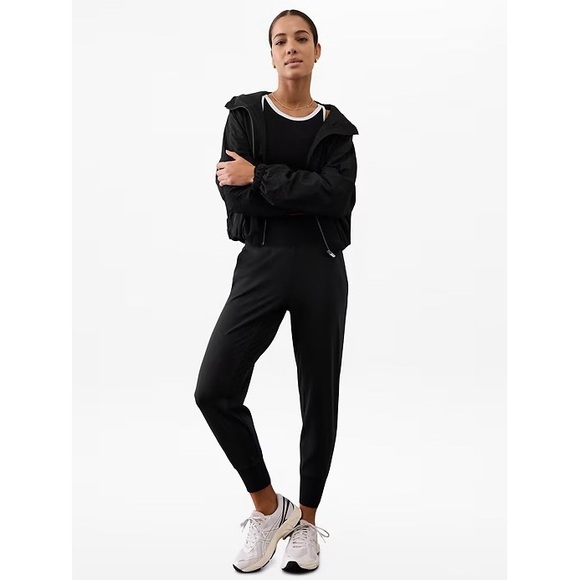 Athleta Venice High Rise Jogger Pant in‎ Black - Picture 3 of 11